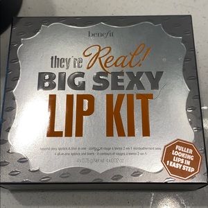 Benefit lip kit